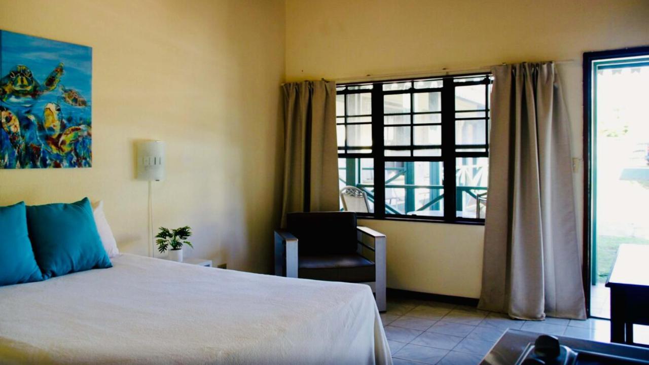 Talk Of The Town Inn & Suites - St Eustatius Oranjestad  Eksteriør bilde